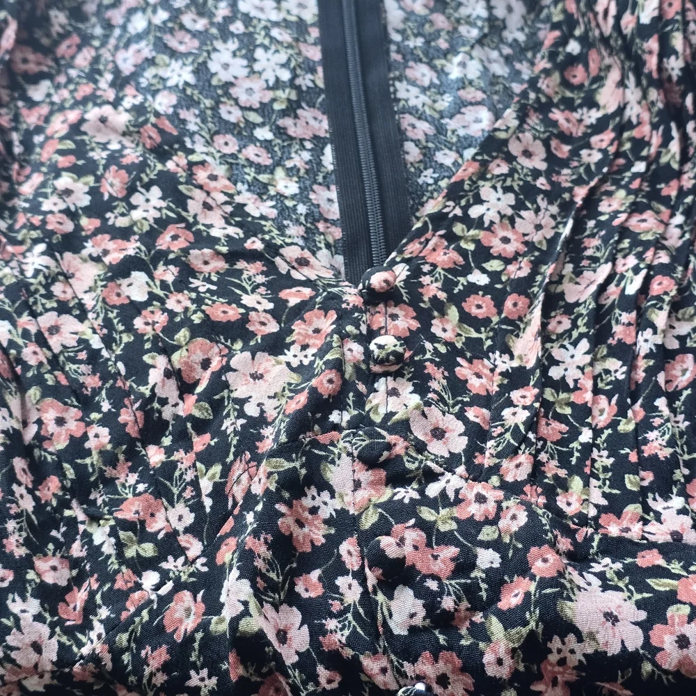ASTR THE LABEL Floral Long Sleeve Dress XS EUC - Picture 4 of 6